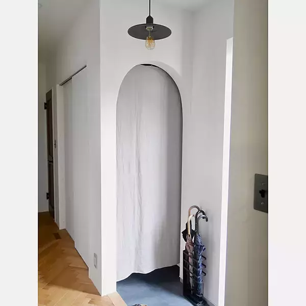 「理想の傘立てが見つかる！タイプ別で選べる傘立て実例10選」の画像