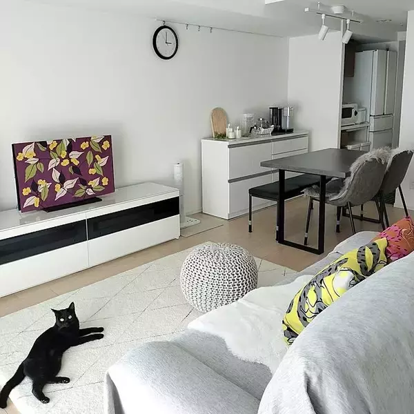 【写真でルームツアー】モノトーンでつくる、すっきりとしたモダン空間。sakuraさんのお家をご紹介！