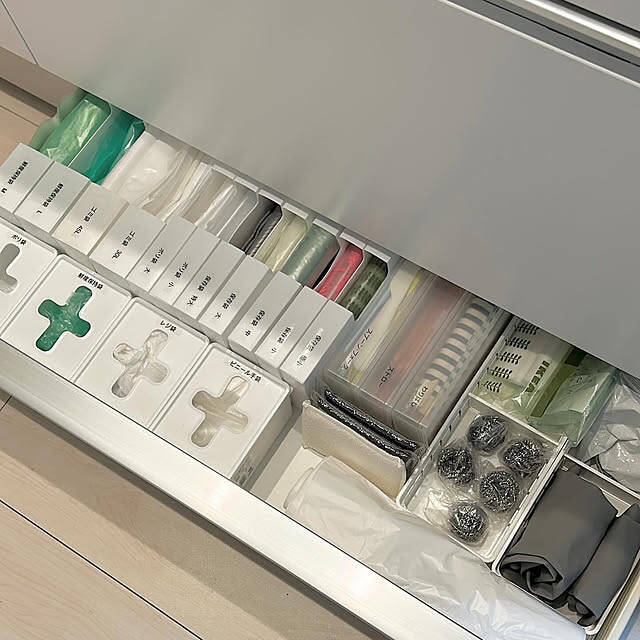 100均で整う！見た目もすっきり使いやすいシンク周り収納