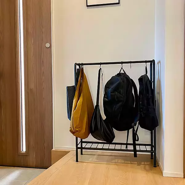 「すっきりをキープ！掃除が楽になる、「直置き」を防ぐ収納アイデア6選」の画像