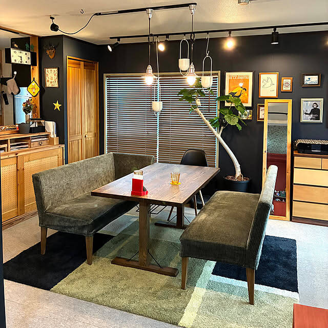 食事もくつろぎも1つの空間で叶う！いろいろなレイアウトで楽しむ、ソファダイニングのある暮らし