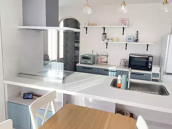 「「ホワイト×ブルーグレーでつくる、優しく可愛い北欧風キッチン」 by mikoさん」の画像