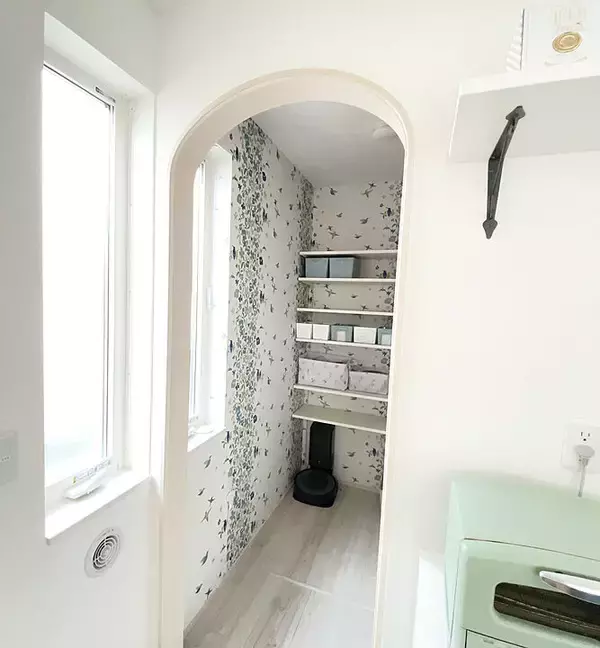 「「ホワイト×ブルーグレーでつくる、優しく可愛い北欧風キッチン」 by mikoさん」の画像