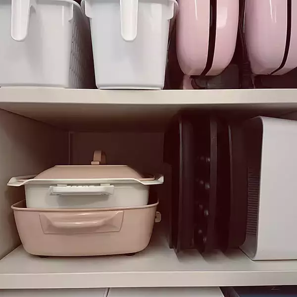 「こんなところで使ってます！無印良品のアクリル仕切りスタンドで作るすっきり収納」の画像