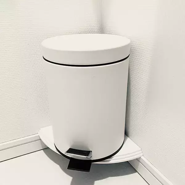 「便利グッズからきれいをキープできるアイデアまで！トイレの床をきれいにできるアイデア集」の画像