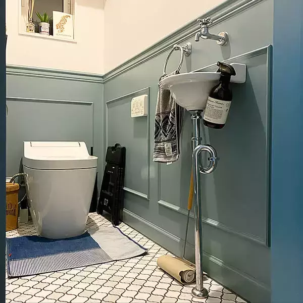 「便利グッズからきれいをキープできるアイデアまで！トイレの床をきれいにできるアイデア集」の画像