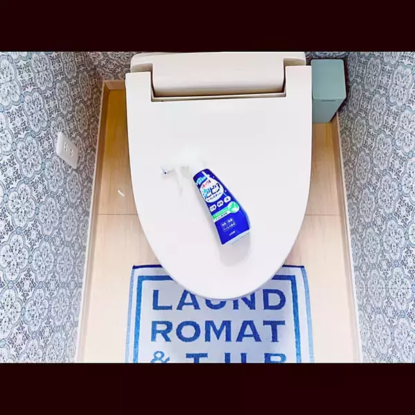 「便利グッズからきれいをキープできるアイデアまで！トイレの床をきれいにできるアイデア集」の画像