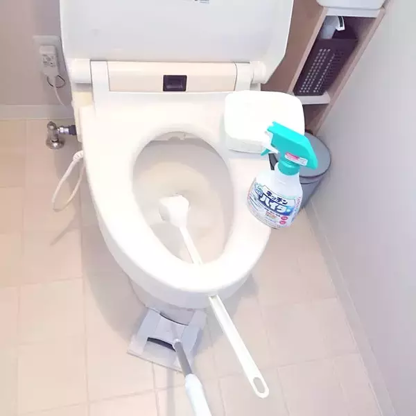 「便利グッズからきれいをキープできるアイデアまで！トイレの床をきれいにできるアイデア集」の画像