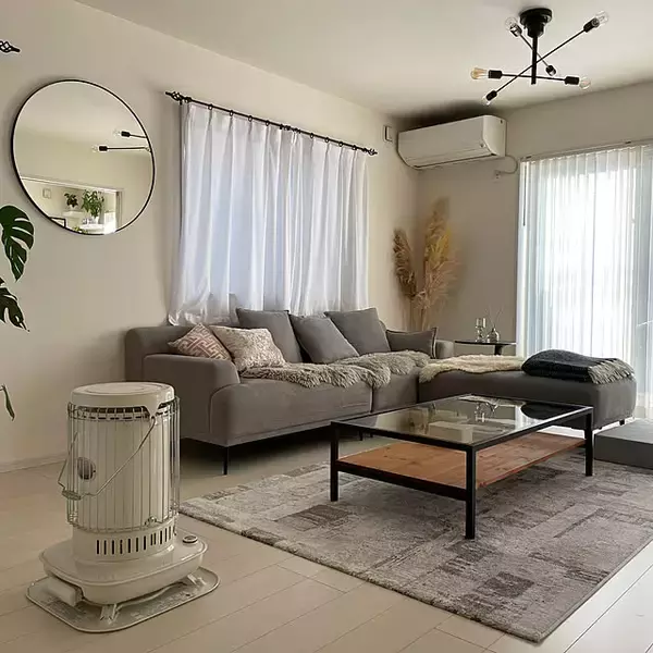 「お部屋づくりに迷ったら試してみてほしい！上品で落ち着きのあるグレーインテリアの実例紹介」の画像