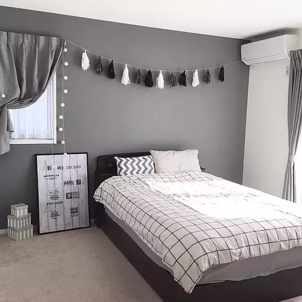 「お部屋づくりに迷ったら試してみてほしい！上品で落ち着きのあるグレーインテリアの実例紹介」の画像