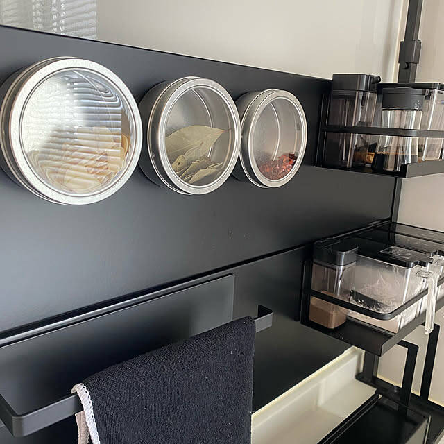 調味料入れも「じゃないアイテム」のアイデアも大活躍♪100均を活用したキッチンの調味料収納