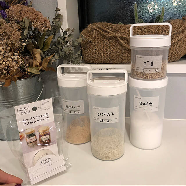 調味料入れも「じゃないアイテム」のアイデアも大活躍♪100均を活用したキッチンの調味料収納