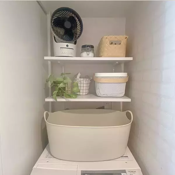 「限られたスペースを有効活用！IKEAのアイテムで作る理想のランドリー収納」の画像