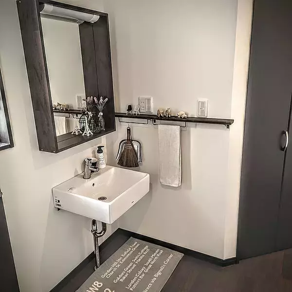 「毎朝の身支度で気分が上がる♪洗面台まわりで使いたいセリアのアイテム」の画像