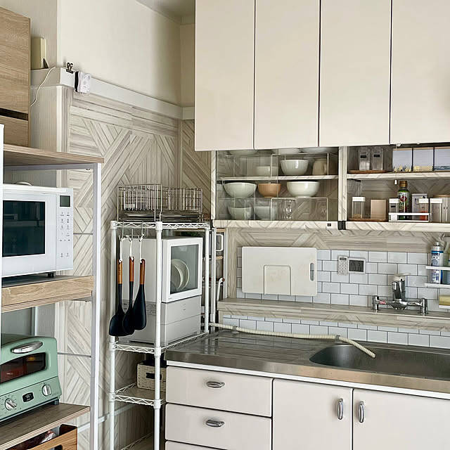 おうちの中がスッキリ整理できる☆バリエーション豊富なスチールラックの活用法6選