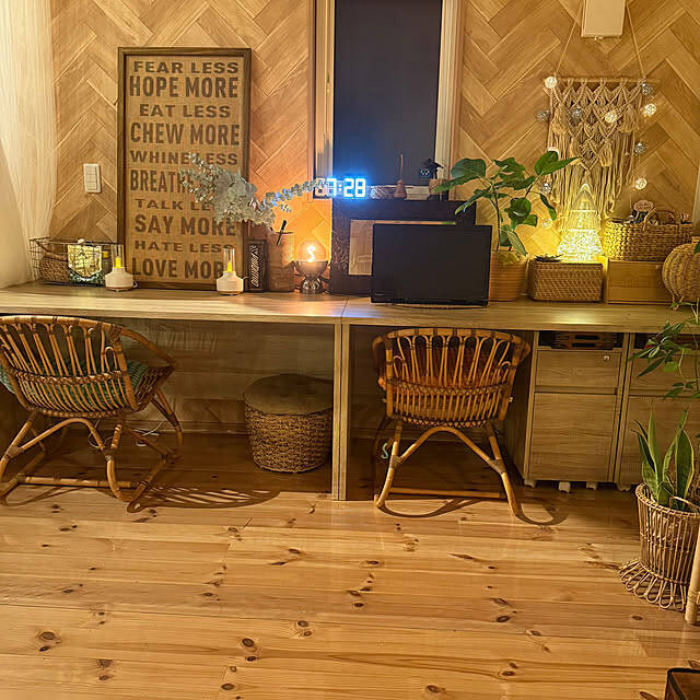 「素材の重なりを、景色に変えて。木の温もりとグリーンが溶け合うカフェ風スタイル」 by kozさん