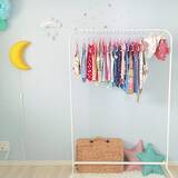 「衣類とおもちゃがすっきり！IKEAの収納アイテムでまとめるキッズスペース」の画像2