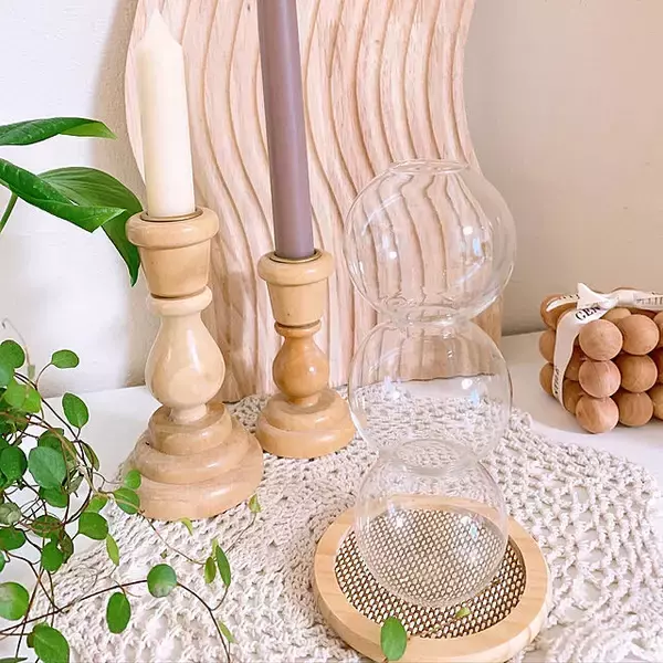 「見つけたらすぐGETしたい！ダイソーで人気の「フラワーベース」」の画像