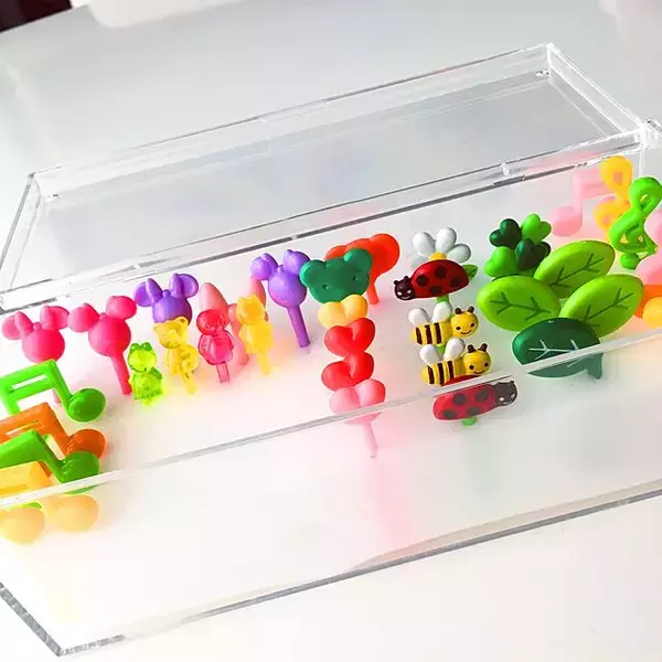 「こう使うと便利！今すぐ知りたいセリアのクリアケース収納術」の画像