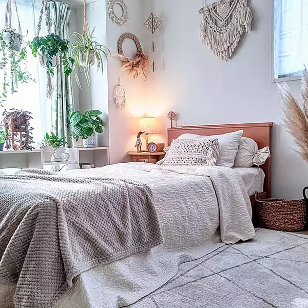 「寝室のアクセントに♪ベッドスローが魅力的なお部屋特集」の画像