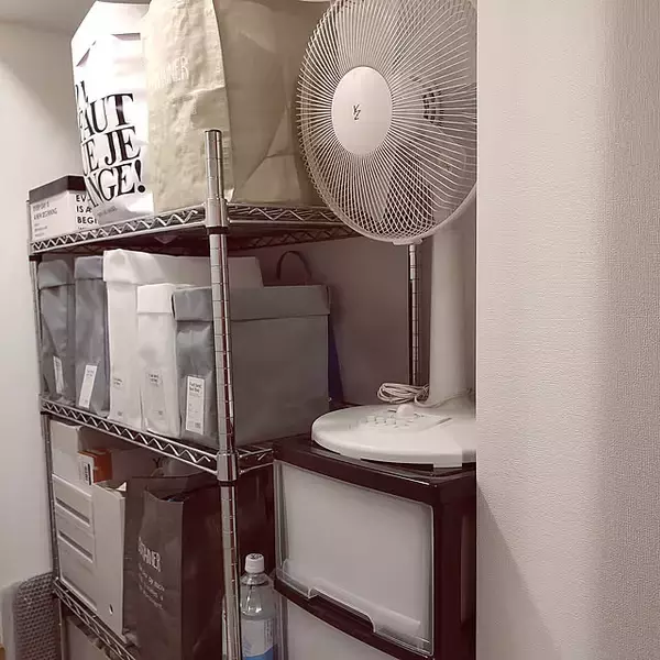 納戸の使い勝手がぐんとアップする！収納アイテムや壁面を活用した収納アイデア6選