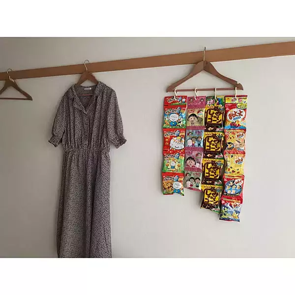 「食べ忘れも買い忘れも防げる！みんなが大好きなお菓子収納のアイデア集」の画像