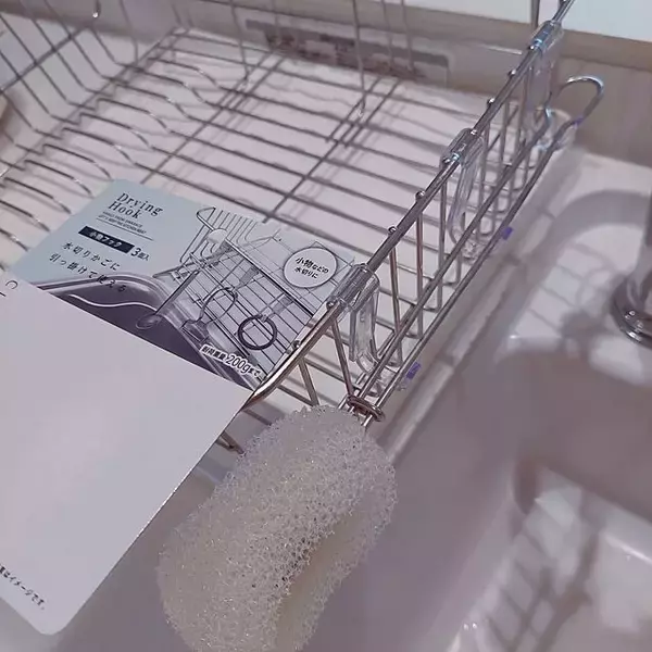 「おうちのストレスを減らしてくれる♪セリアのアイテムで浮かせる収納」の画像