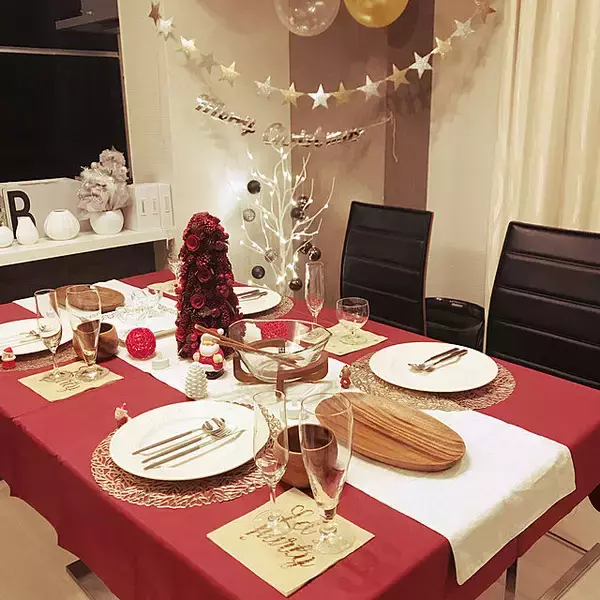 「理想の雰囲気に合わせてアレンジ☆クリスマスのテーブルコーデ10選」の画像