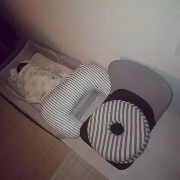 「床でくつろぐのにこれが最適！座椅子を使った快適なくらし」の画像