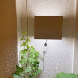 「ダイソーアイテムでできる、優しく壁を照らすウォールライトのDIYアイデア」の画像2