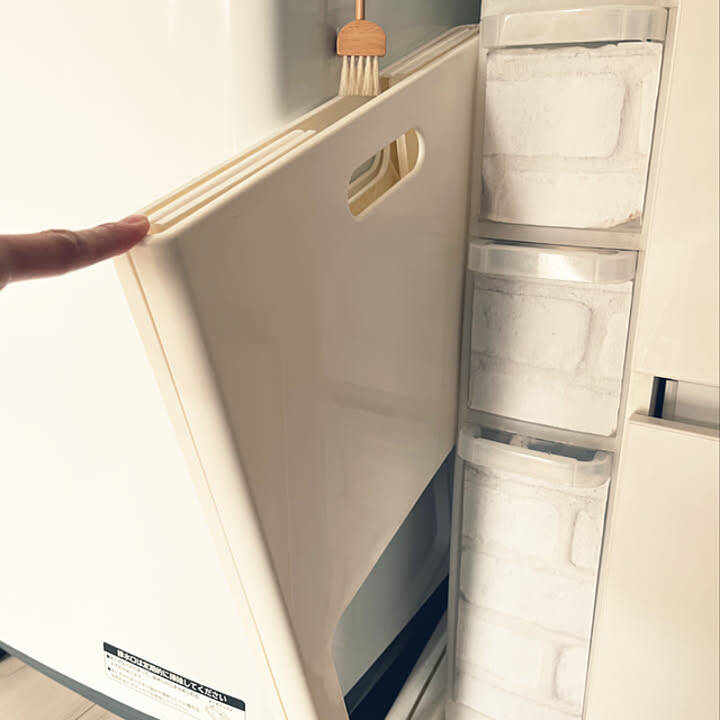 【すきま活用アイデア】指一本でサッと引き出せる！4cmのすきまに収まる折りたたみバスケット by Hi5さん