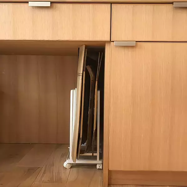 「捨てる前の仮置き場所に悩んでいる方必見！見た目もスッキリな段ボール収納のアイデア集」の画像