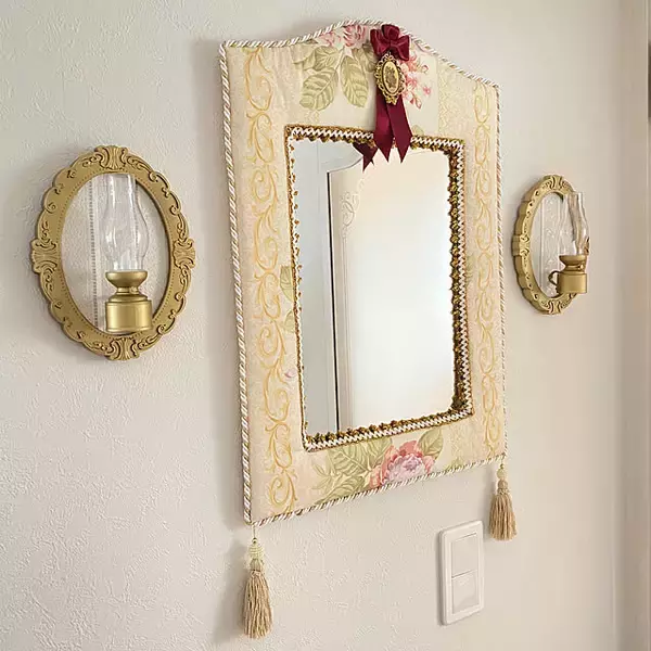 「DIYで世界にひとつの作品を！セリアのフォトフレーム活用アイデア集」の画像