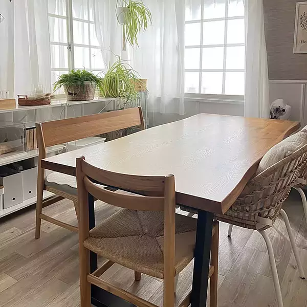 「角テーブルと丸テーブル、お好みのスタイルはどちら？形で選ぶダイニングテーブルカタログ」の画像