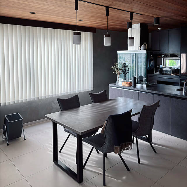 角テーブルと丸テーブル、お好みのスタイルはどちら？形で選ぶダイニングテーブルカタログ