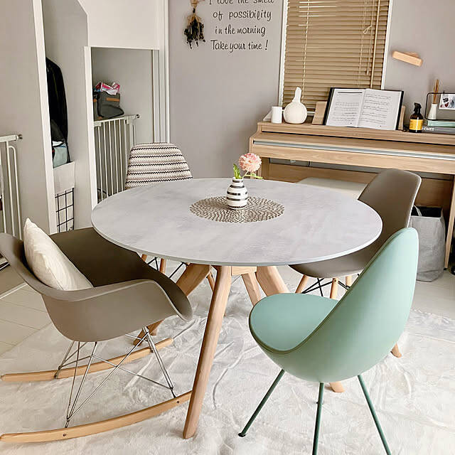 角テーブルと丸テーブル、お好みのスタイルはどちら？形で選ぶダイニングテーブルカタログ