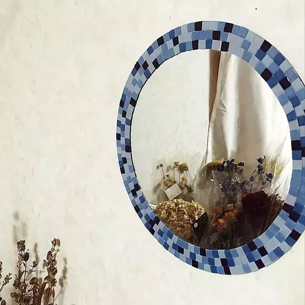 貼るだけで雰囲気が変わる！セリアのタイルシールを使った身近なアイテムのDIYアイデア