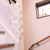 「貼るだけリメイクから本格的なDIYまで♪いつもの階段を魅力的に変えるアイデア」の画像2