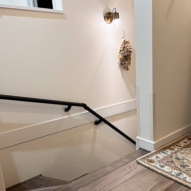 貼るだけリメイクから本格的なDIYまで♪いつもの階段を魅力的に変えるアイデア