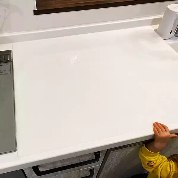 「敷く・置くだけで清潔をキープ！キッチン・水まわりが快適になる便利アイテム4選」の画像