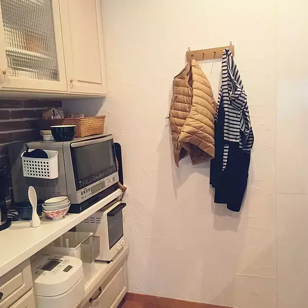 「DIYしたアイテムで！キッチンを快適に使うアイデア満載の実例集」の画像