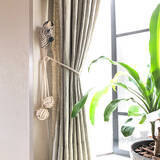 「窓周りのインテリアを自分らしくコーディネート♪100均アイテムでできるカーテンアレンジDIY」の画像1