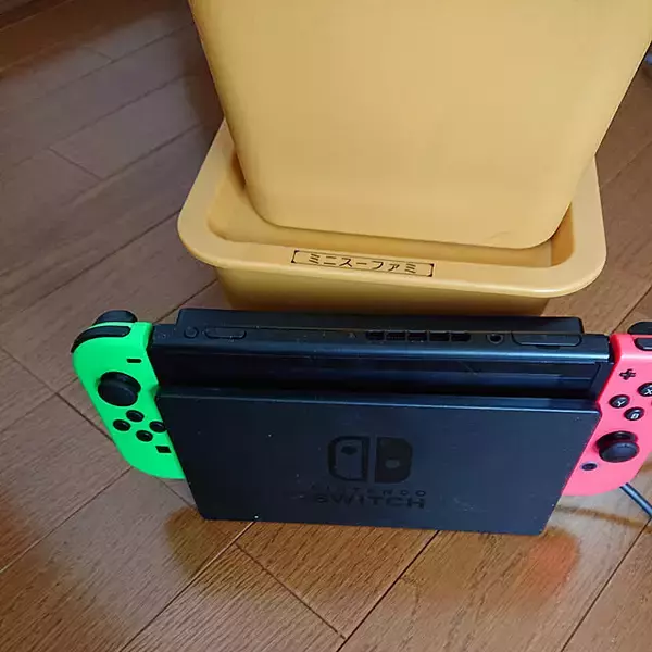 「ダイソーのアイテムですっきりと片付けられる♪かさばるゲーム機や周辺機器の収納アイデア6選」の画像