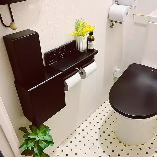 「気分が上がる空間づくりに♪床のリメイクやDIYで叶える快適な暮らしの実例10選」の画像