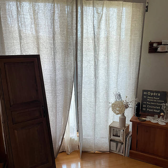 シンプルで上質な雰囲気をまとう。インテリアにニュアンスを添える無印良品のカーテン6選