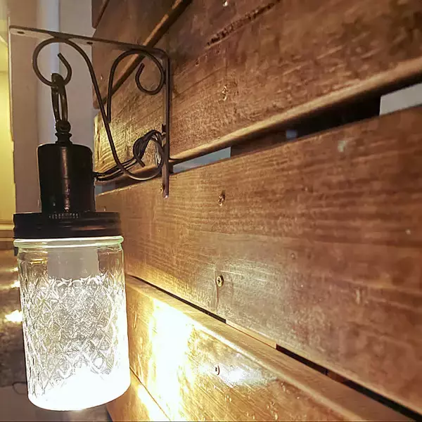 「セリアの材料でお手軽DIY！今すぐマネしたいガラス瓶を使った作品アイデア」の画像