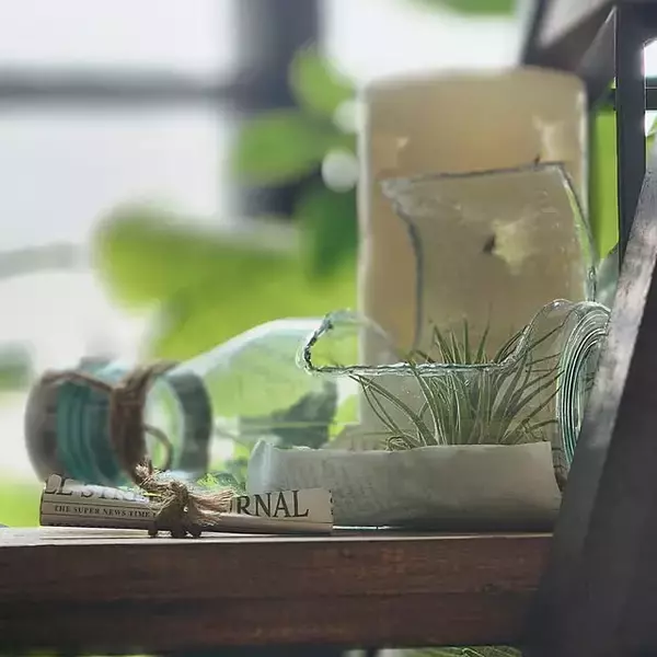 「セリアの材料でお手軽DIY！今すぐマネしたいガラス瓶を使った作品アイデア」の画像