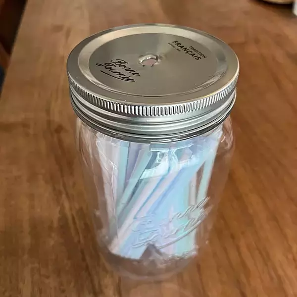 「セリアの材料でお手軽DIY！今すぐマネしたいガラス瓶を使った作品アイデア」の画像