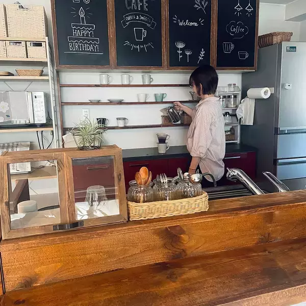 「「厳選とDIYで洗練する、居心地の良いカフェ風キッチンのつくり方」 by kozuさん」の画像