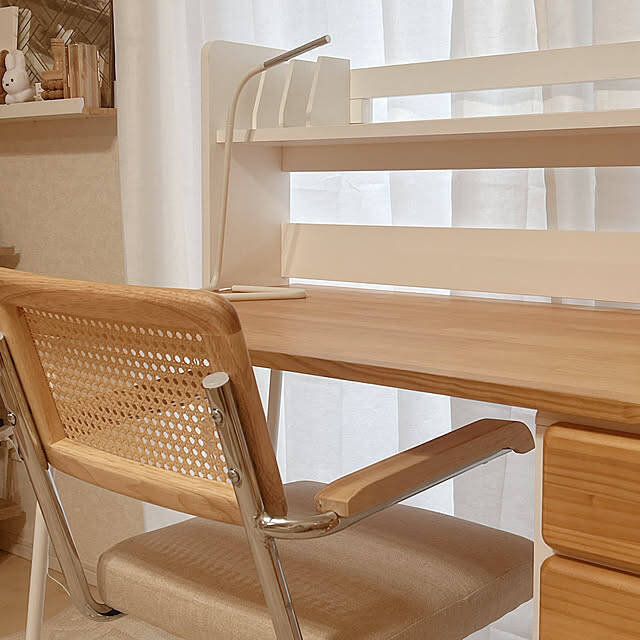 シンプルから個性派までさまざまなデザインがそろう！IKEAで見つける理想のデスクライト